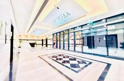 Al Meraikhi Tower: Lobby
