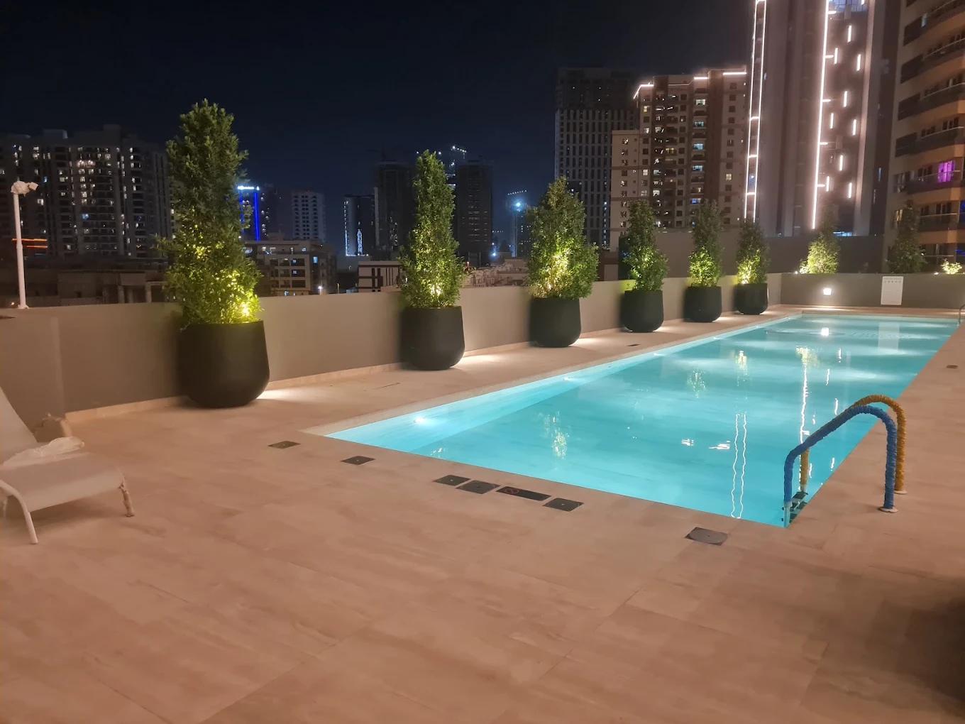 Catch Residences: Pool