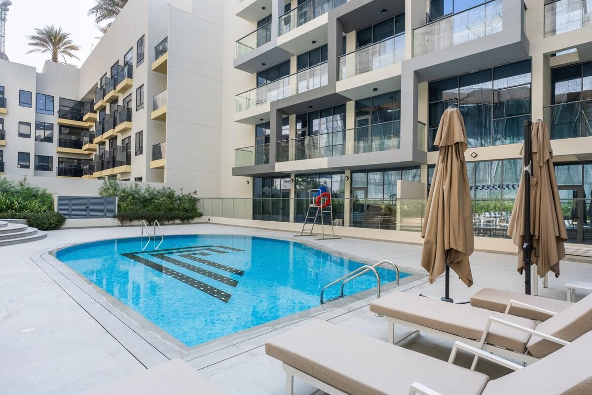 Mass Residence: Pool