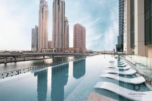 Urban Oasis: Pool