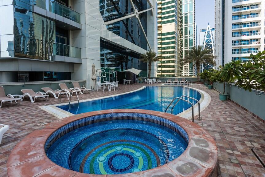 Indigo Tower: Pool