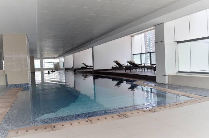 Lakeside Residence: Pool