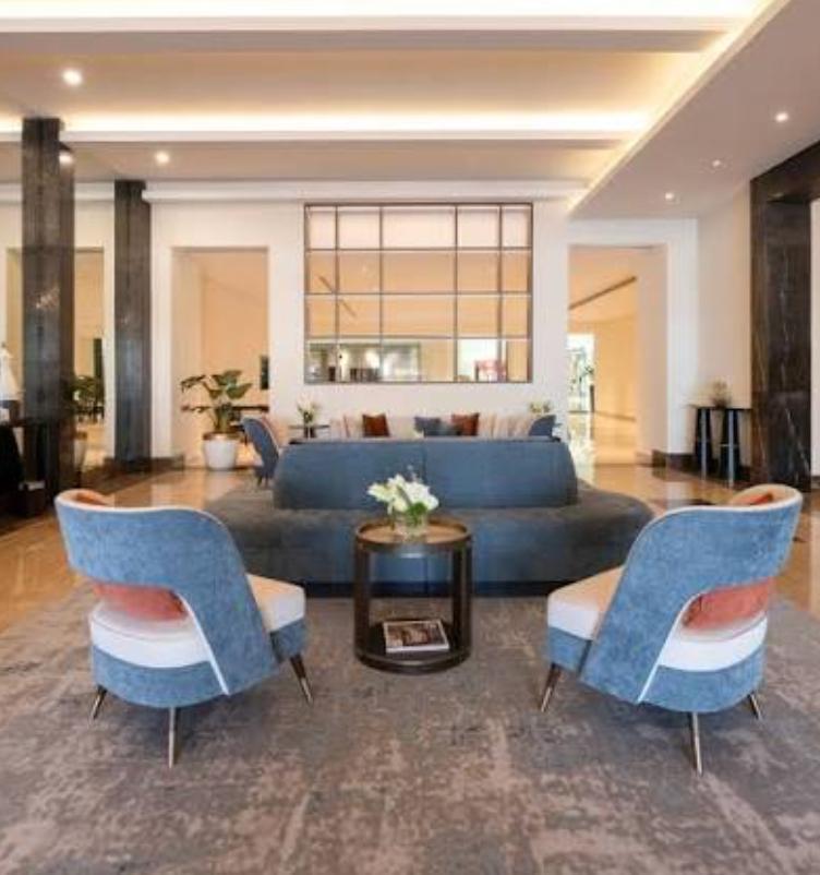 The Bonnington Tower: Lobby
