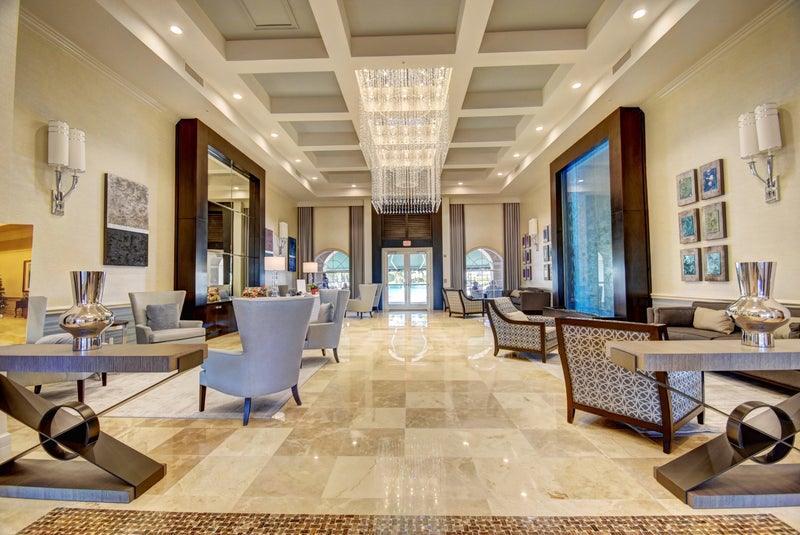 The Cascades: Lobby