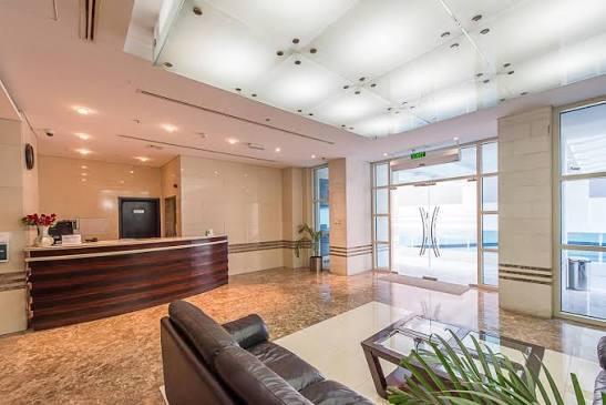 Yacht Bay Tower: Lobby