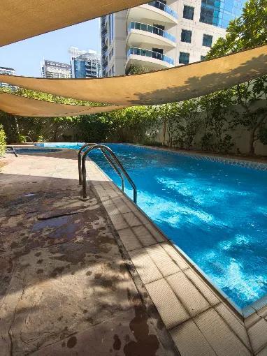 Emerald Residence: Pool