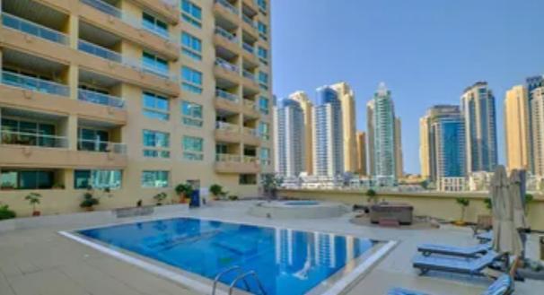 ARY Marina View: Pool