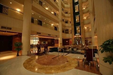 Belvedere: Lobby