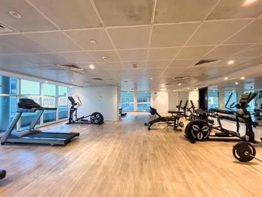 Dubai Arch Tower: Gym