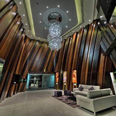 Cayan Tower: Lobby