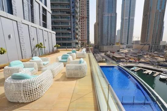 Cayan Tower: Pool