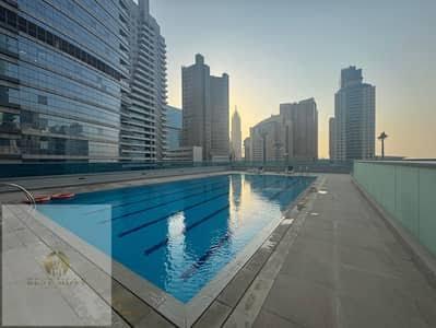Sheikha Noora Tower: Pool