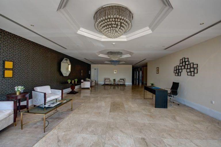 Al Asmawi Building: Lobby