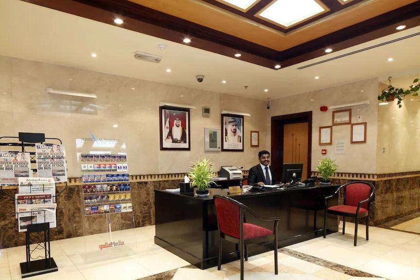 Avari Building: Lobby
