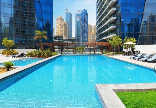 Panoramic Tower: Pool