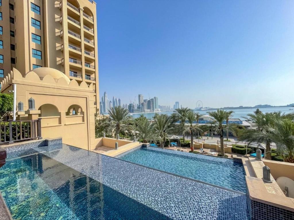 Fairmont South Residence: Pool