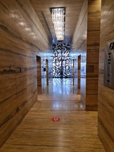 D1 Tower: Lobby