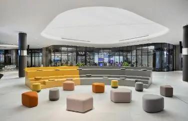 Aspin Tower: Lobby