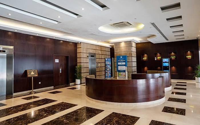 Sahara Tower: Lobby