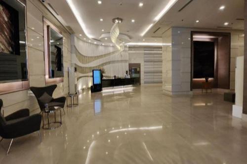 Tower-B Rostamani: Lobby