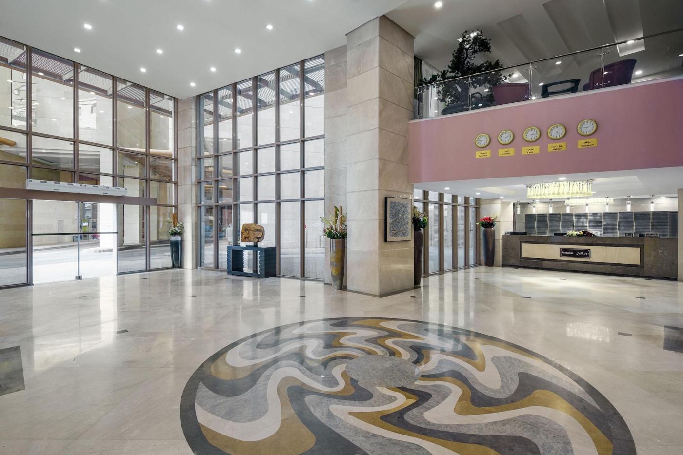 Al Kharbash Tower: Lobby