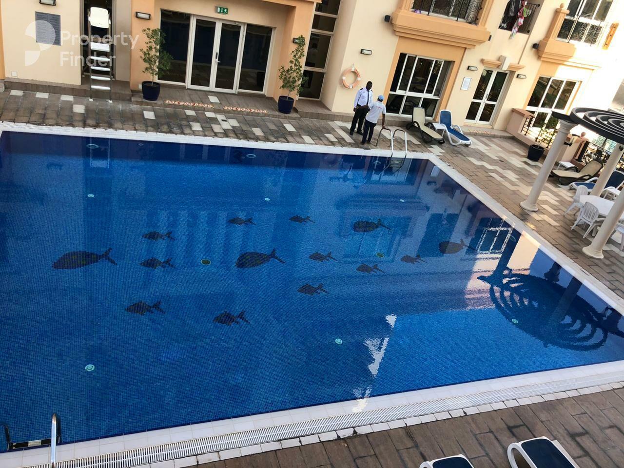 Mediterranean Tower: Pool