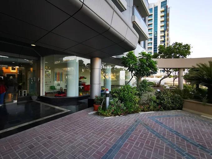 Golf Tower: Lobby