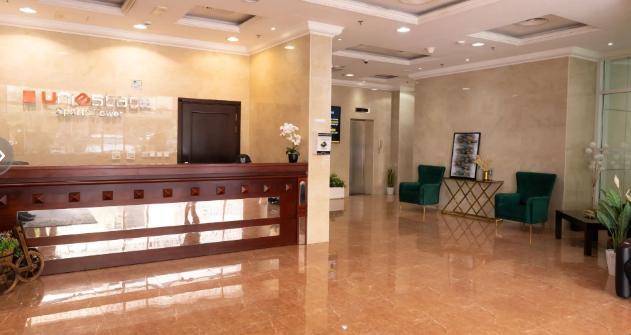Uniestate Sports Tower: Lobby