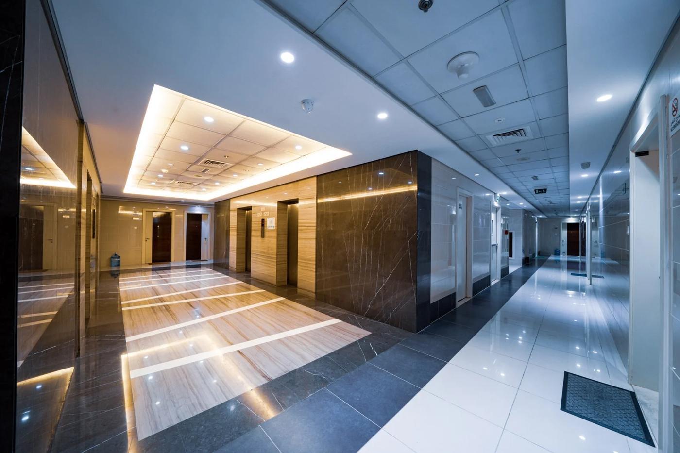 Nova Tower: Lobby