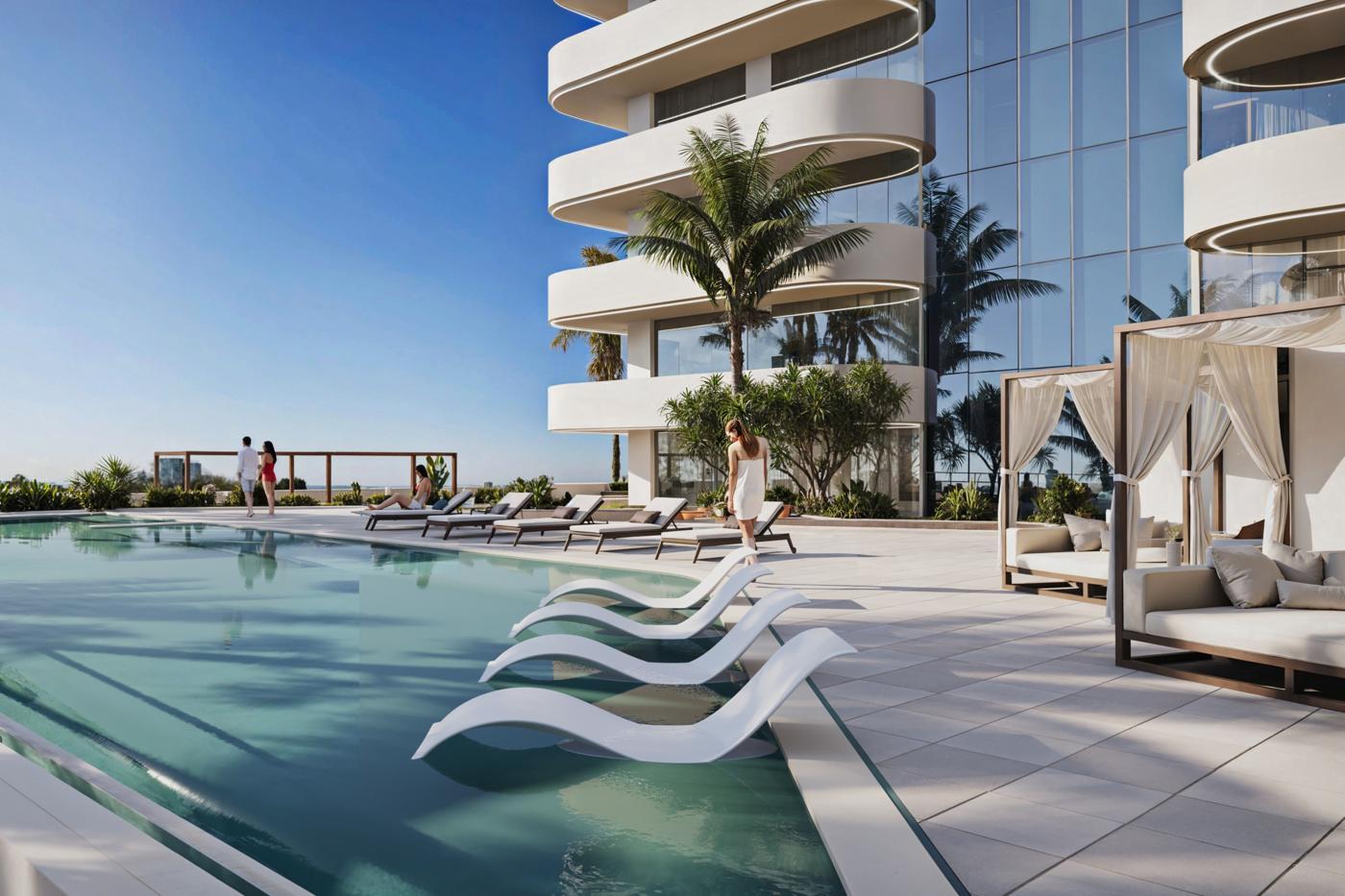 Nova Tower: Pool