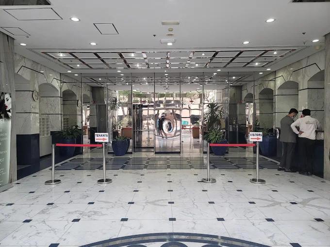 Oasis Tower: Lobby