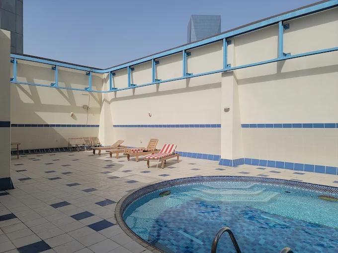 Oasis Tower: Pool