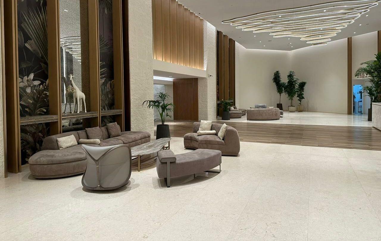 Sky Gardens: Lobby