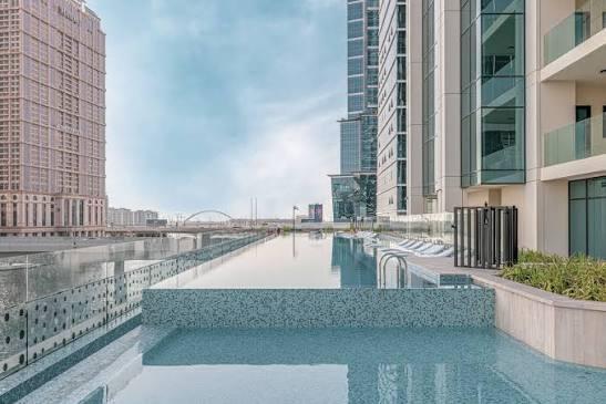 Moon Tower: Pool