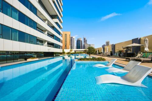 Damac Maison Canal Views: Pool