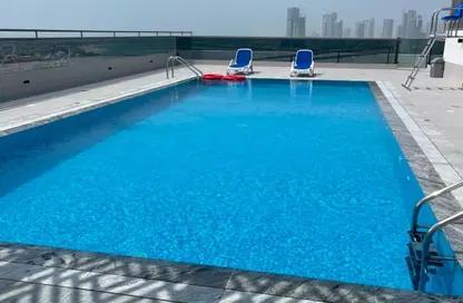 Al Mamzar Tower 2: Pool
