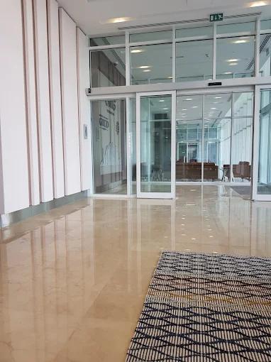 The 9 Tower: Lobby