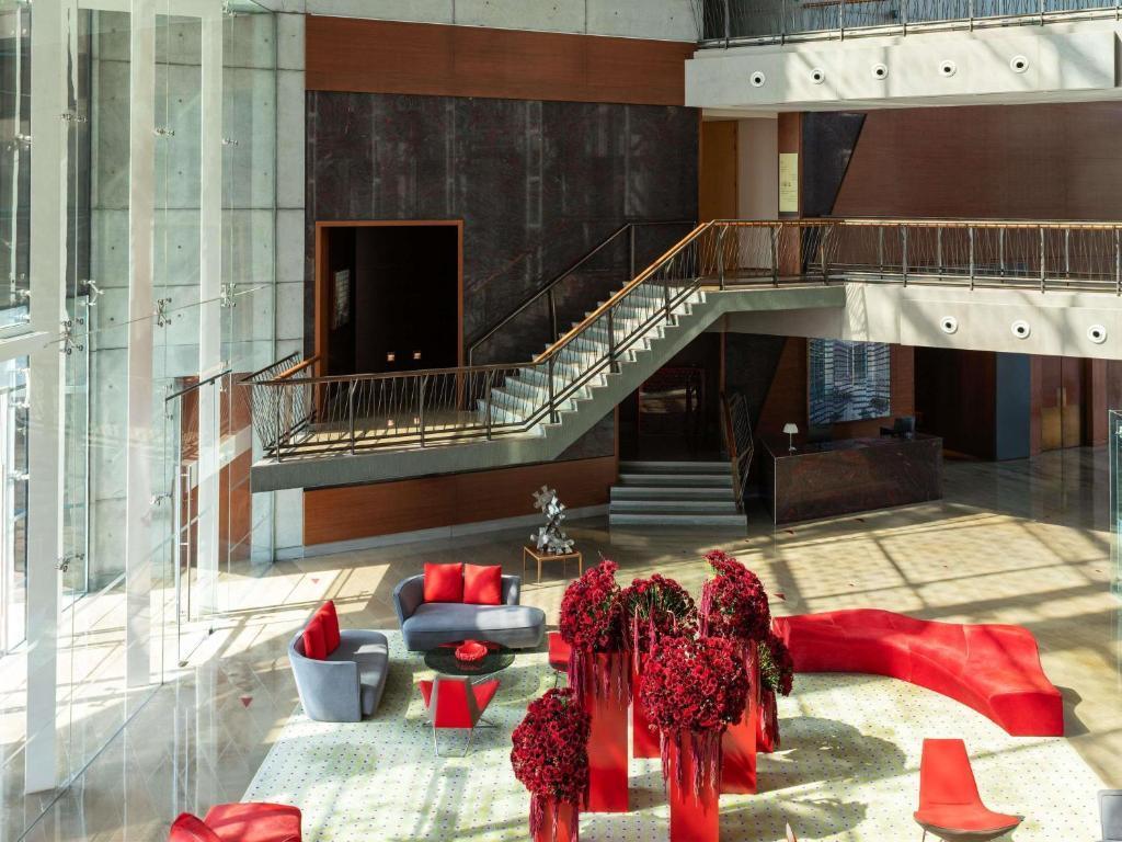 Creekside: Lobby