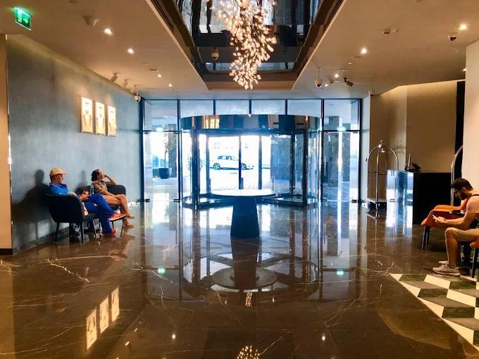Al Sufouh Suites: Lobby