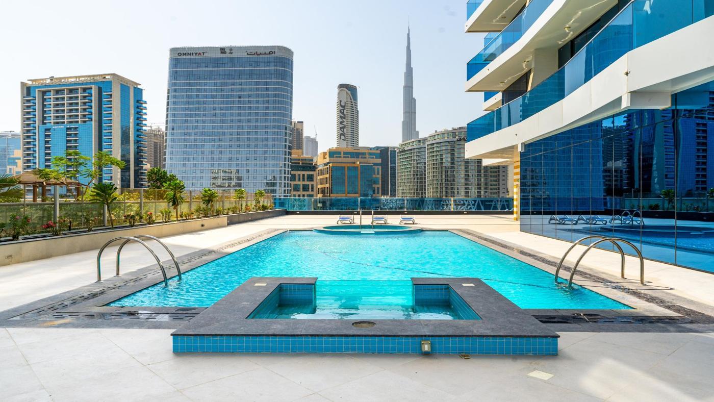 Waves Tower by KASCO: Pool