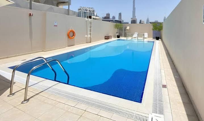 Mayfair Residency: Pool