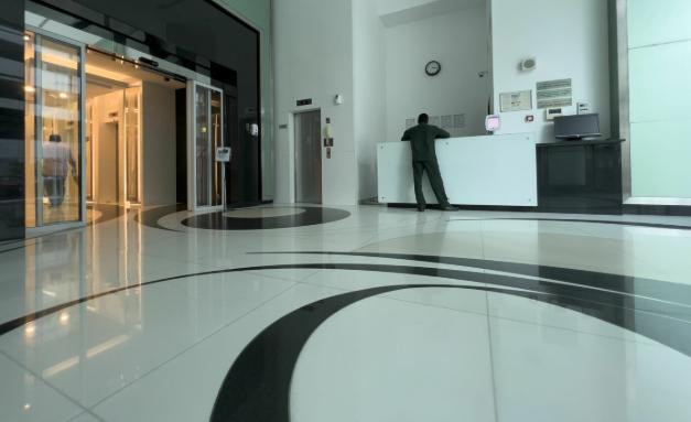 Manazel Al Safa Tower: Lobby