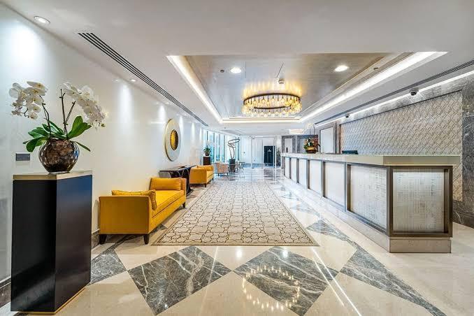 Four Seasons Private Residences: Lobby
