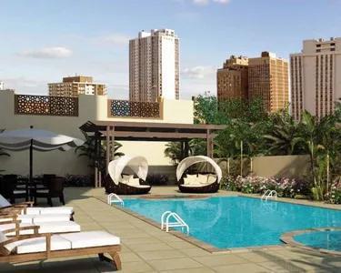 Riah Towers: Pool
