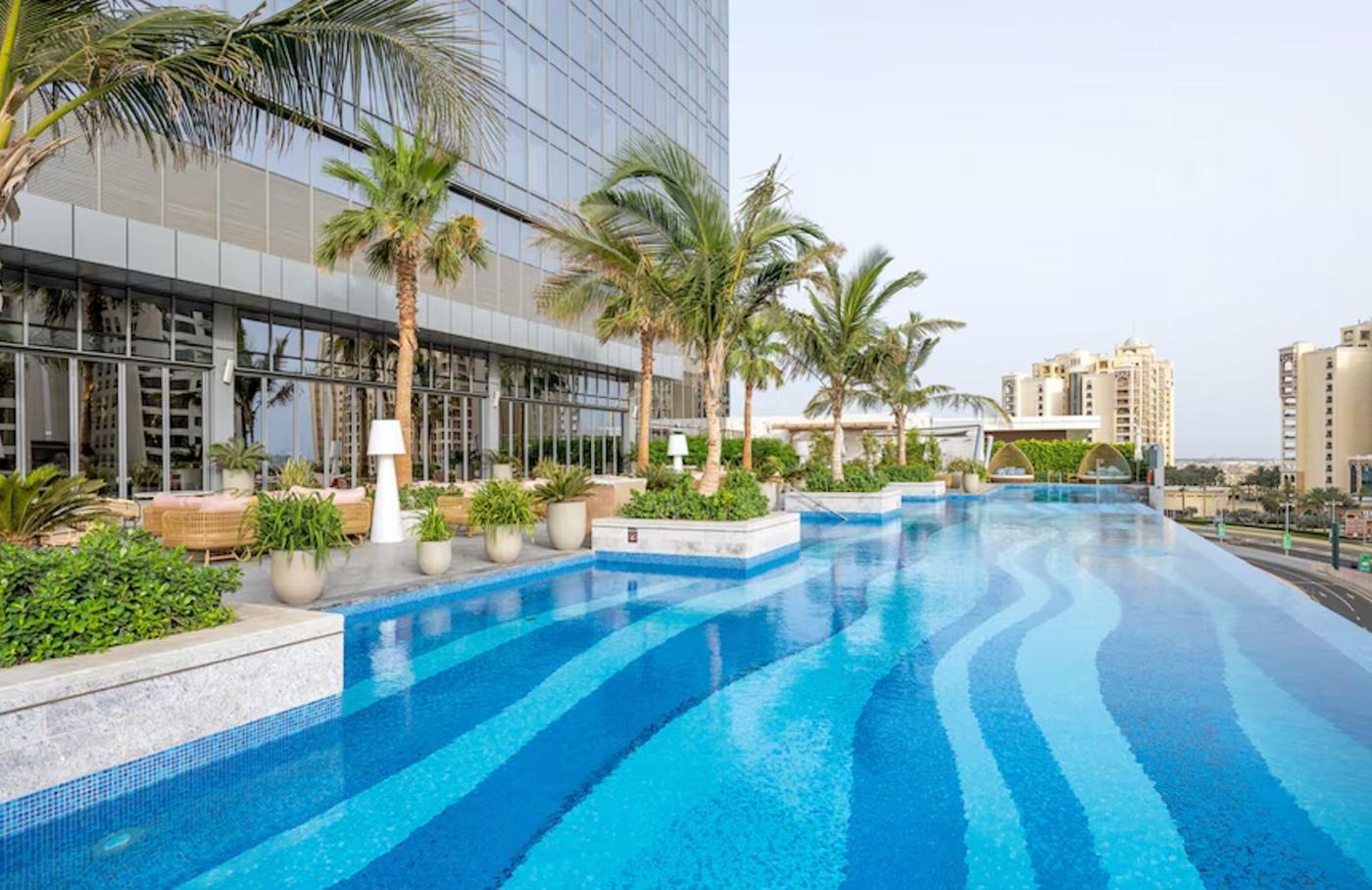 The Palm Tower: Pool