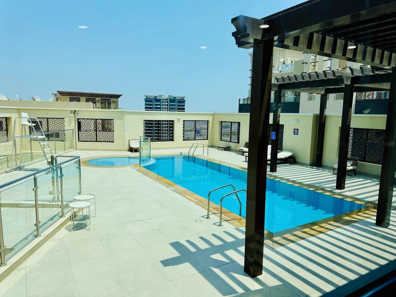 Ayedh Tower: Pool