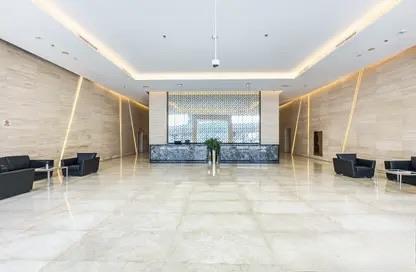 Topaz Avenue: Lobby