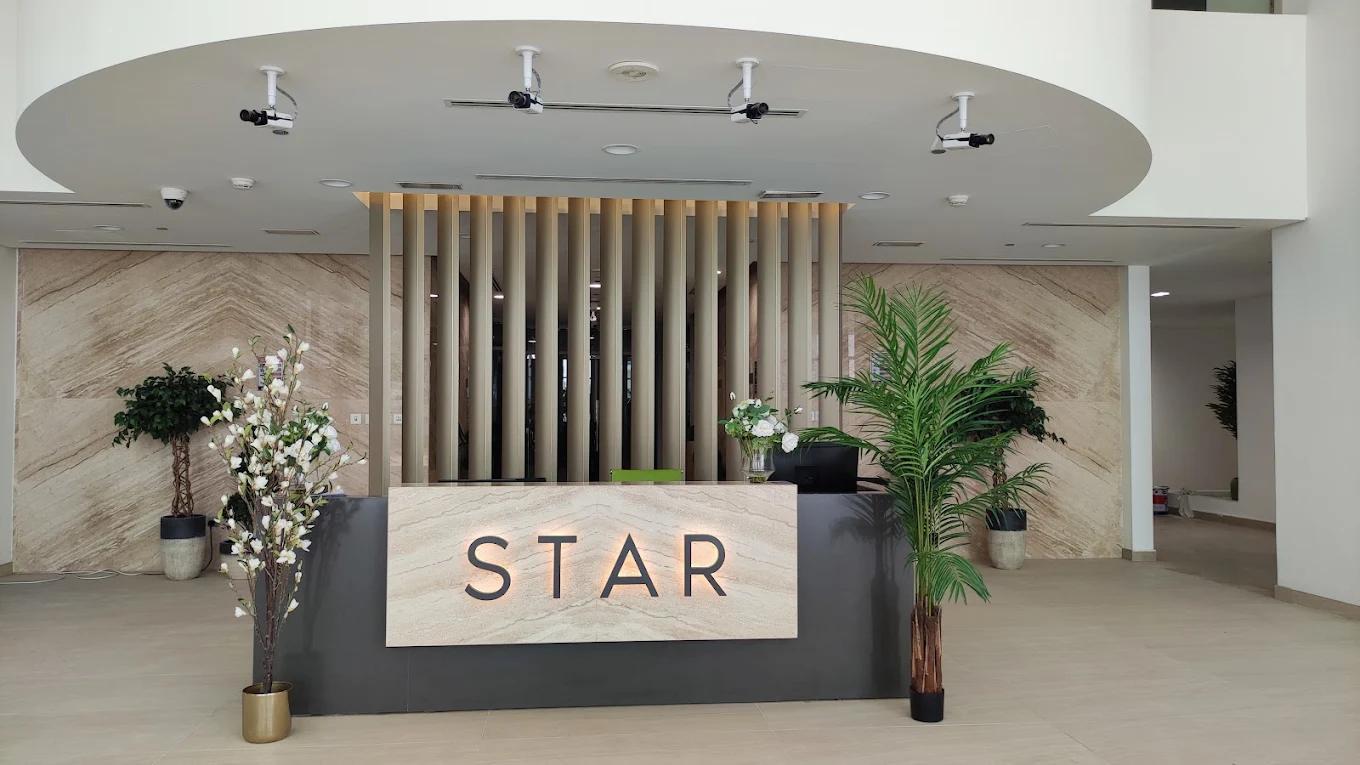 Star by Azizi: Lobby