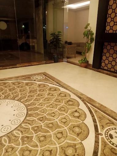 Victoria Residency: Lobby
