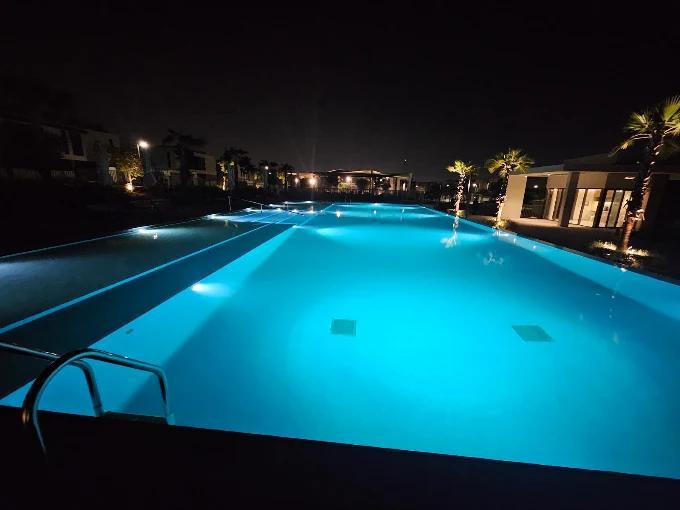 Victoria Residency: Pool